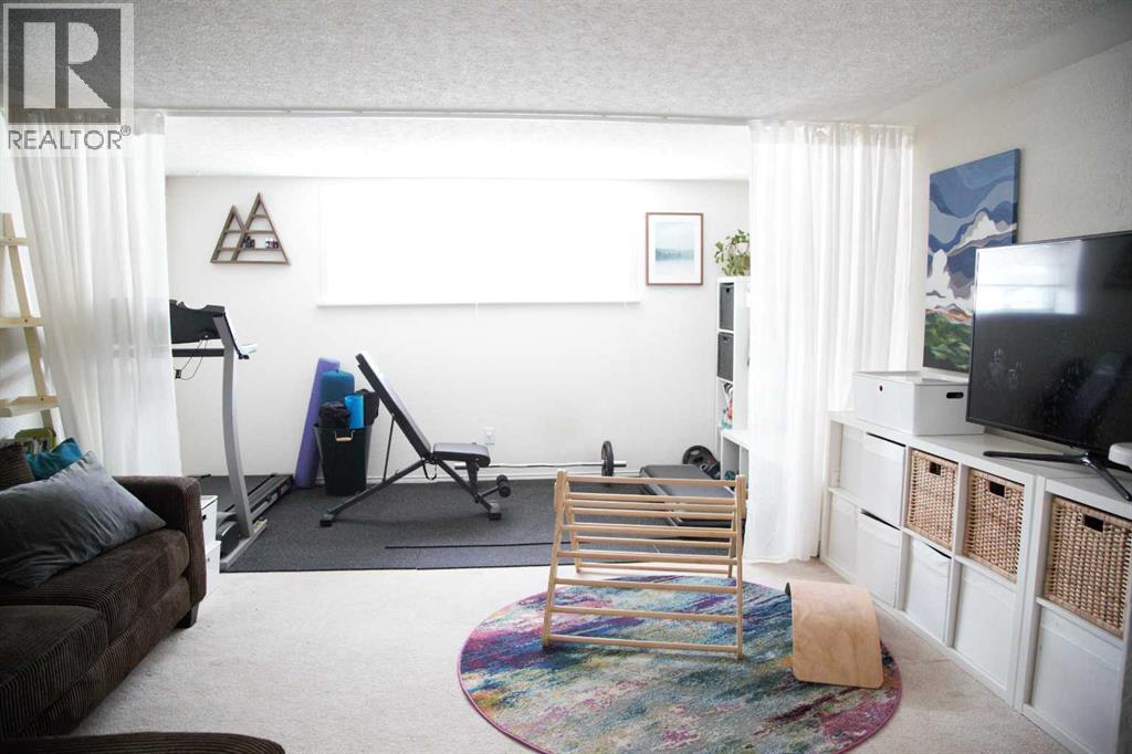 64 Hartford Road Nw, Calgary, Alberta  T2K 2A5 - Photo 17 - A2291080