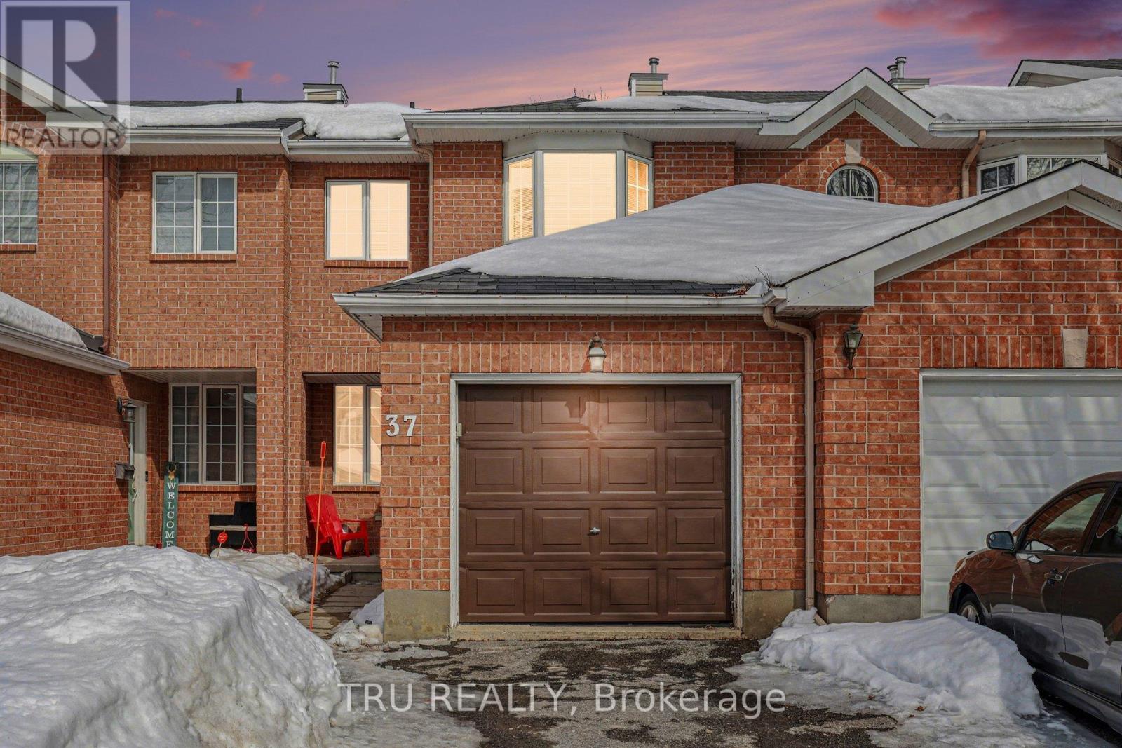 37 DAVENTRY CRESCENT, Ottawa, Ontario