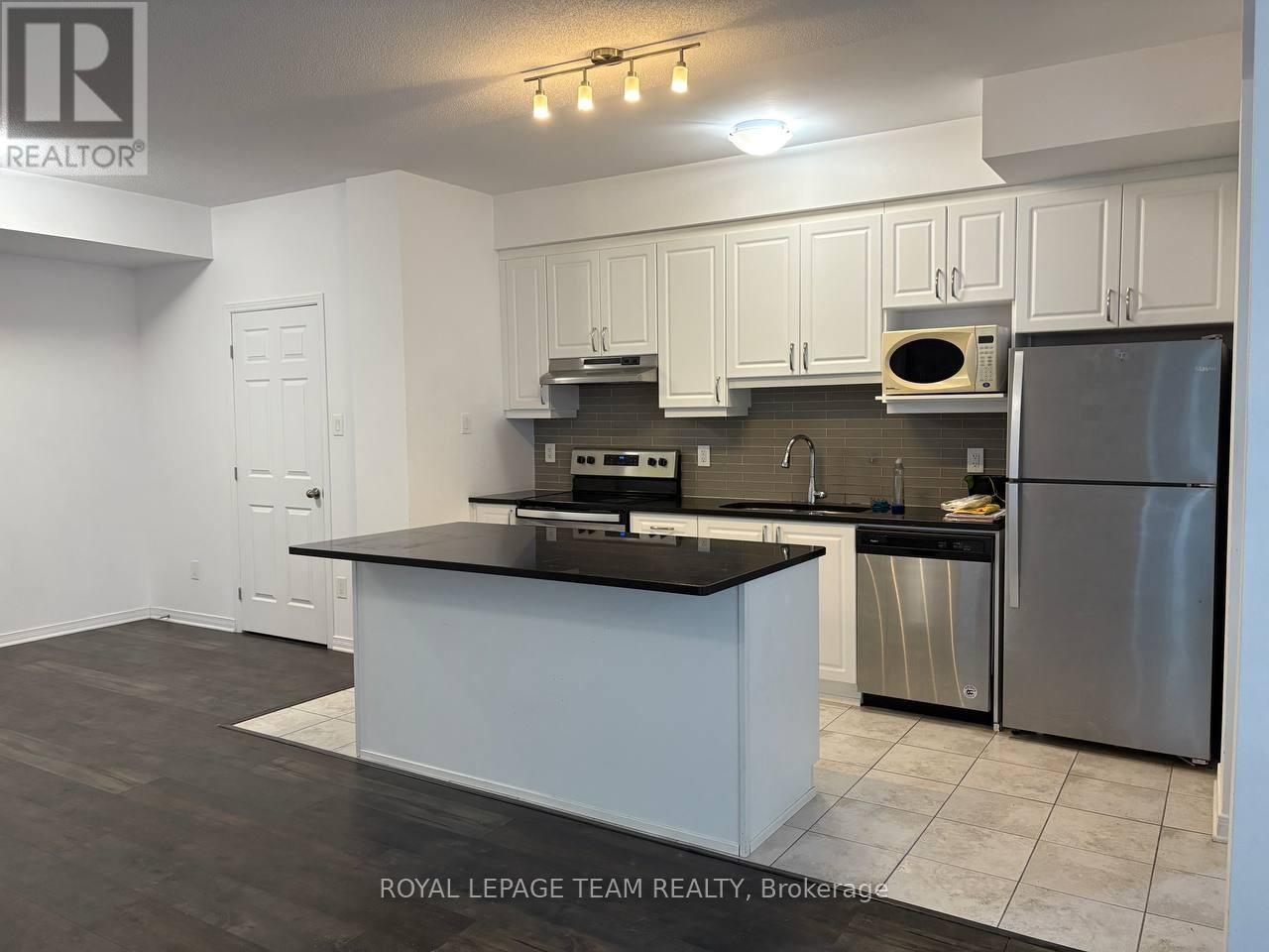 A - 371 Haliburton Heights, Ottawa, Ontario  K2V 0J3 - Photo 4 - X12855984