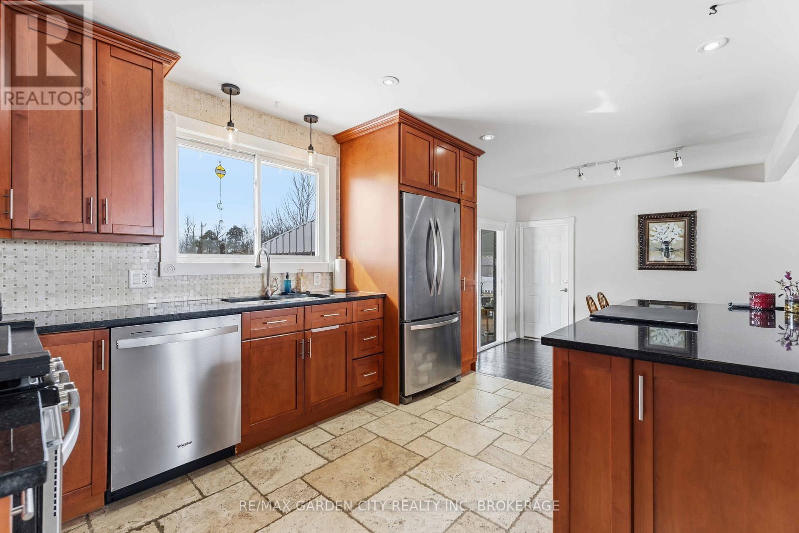 147 Cairns Crescent, Fort Erie, Ontario  L2A 5M4 - Photo 13 - X12855946