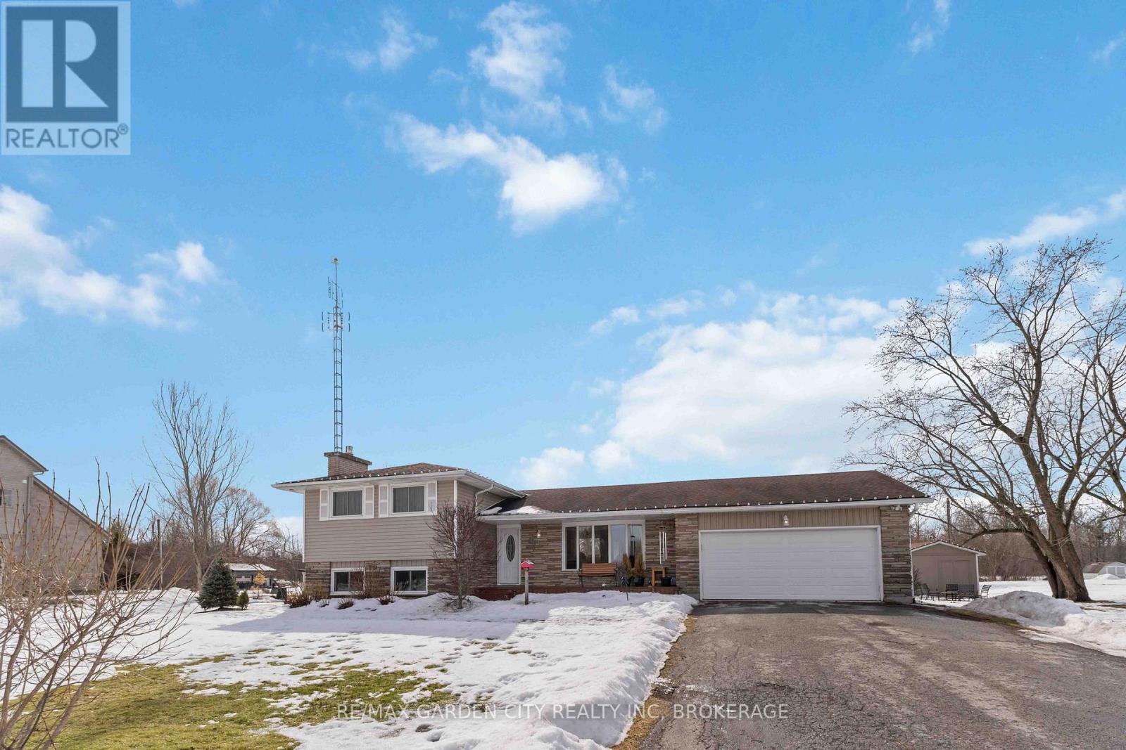 147 Cairns Crescent, Fort Erie, Ontario  L2A 5M4 - Photo 2 - X12855946