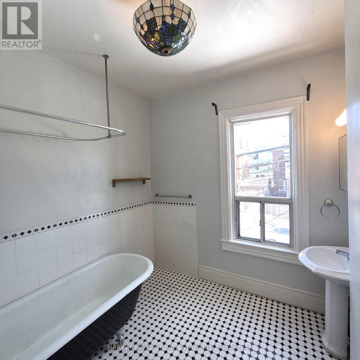 57b Clinton Street, Toronto (Palmerston-Little Italy), Ontario  M6G 2Y4 - Photo 16 - C12855836