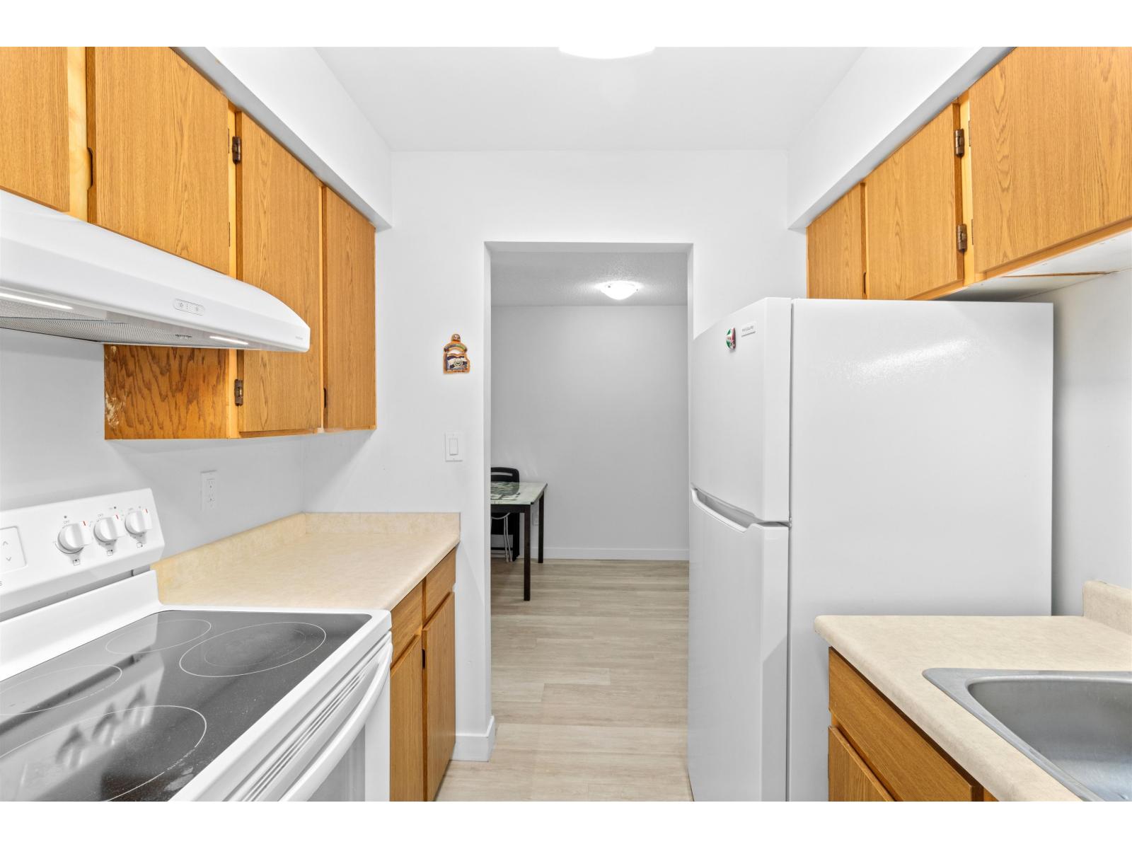 103 17661 58a Avenue, Surrey, British Columbia  V3S 1N4 - Photo 8 - R3097052