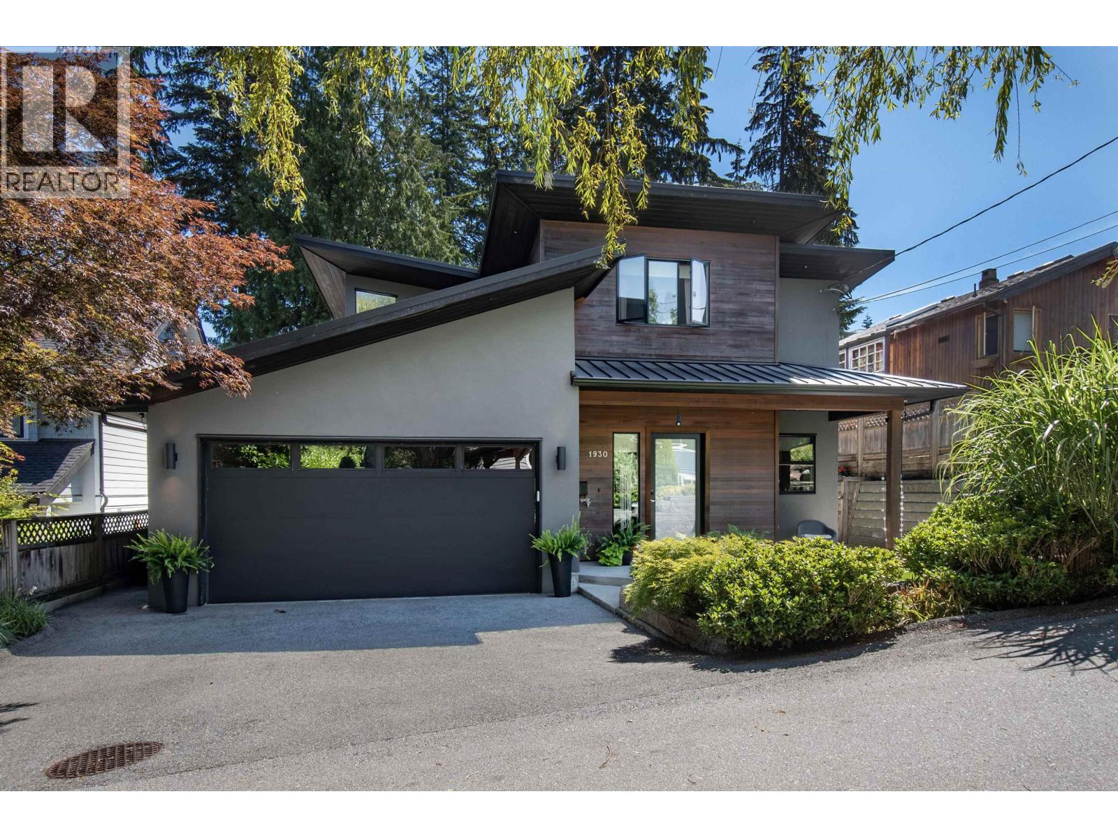 1930 Panorama Drive, North Vancouver, British Columbia  V7G 1V1 - Photo 1 - R3096128
