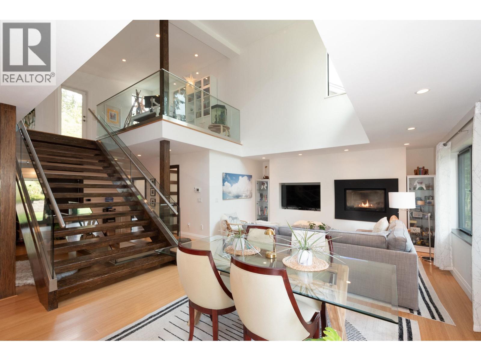 1930 Panorama Drive, North Vancouver, British Columbia  V7G 1V1 - Photo 14 - R3096128