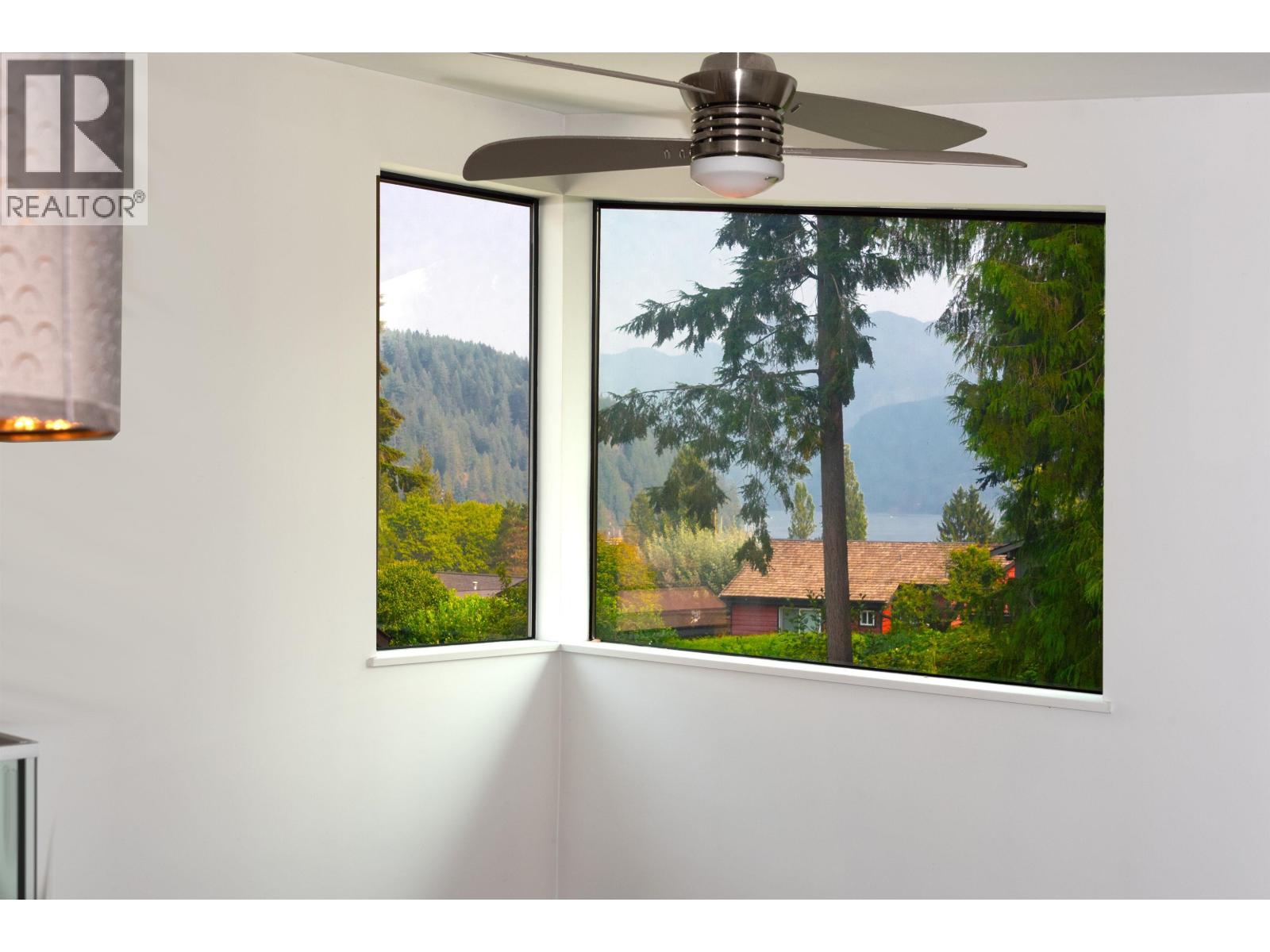 1930 Panorama Drive, North Vancouver, British Columbia  V7G 1V1 - Photo 21 - R3096128