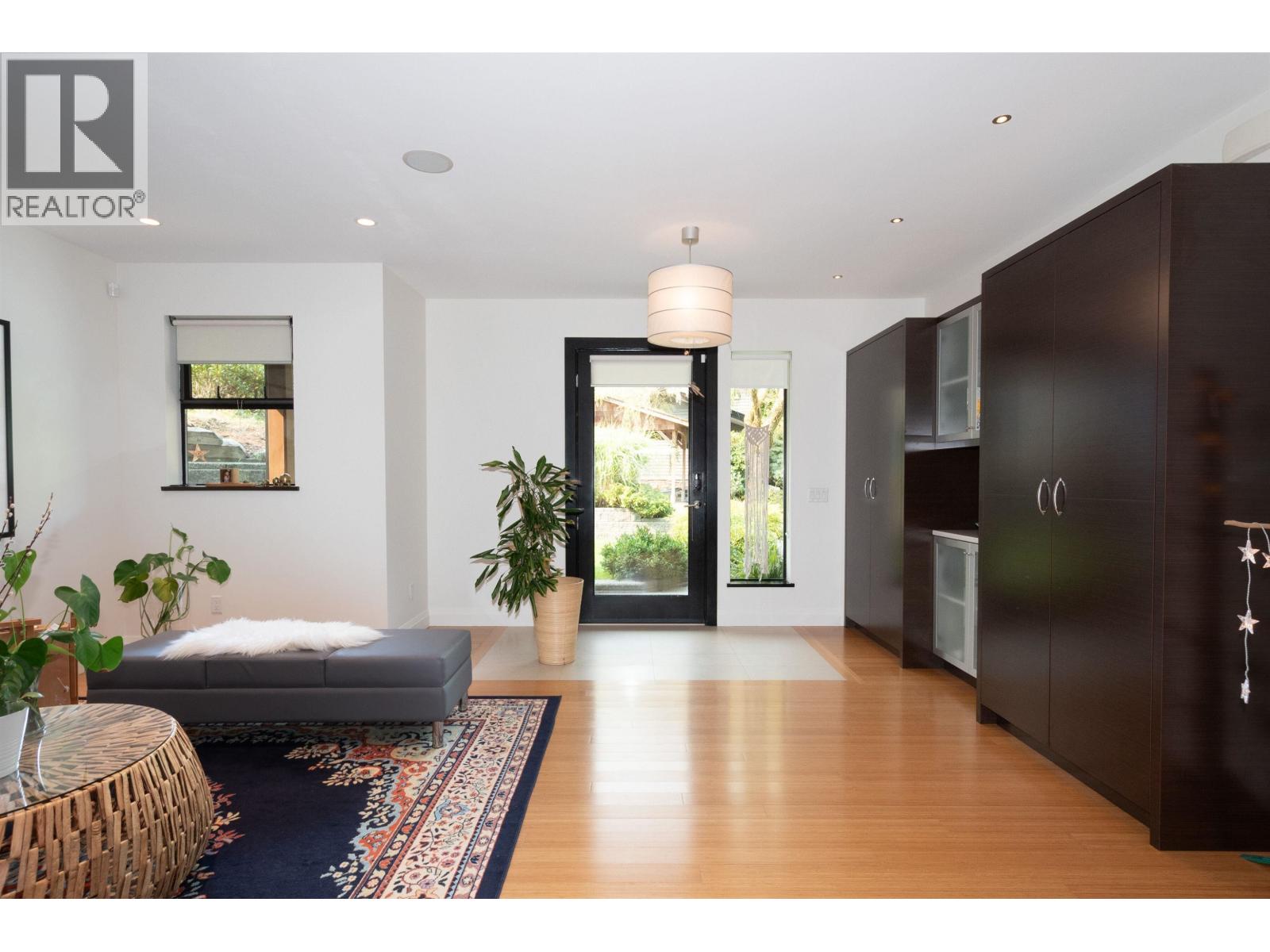 1930 Panorama Drive, North Vancouver, British Columbia  V7G 1V1 - Photo 4 - R3096128