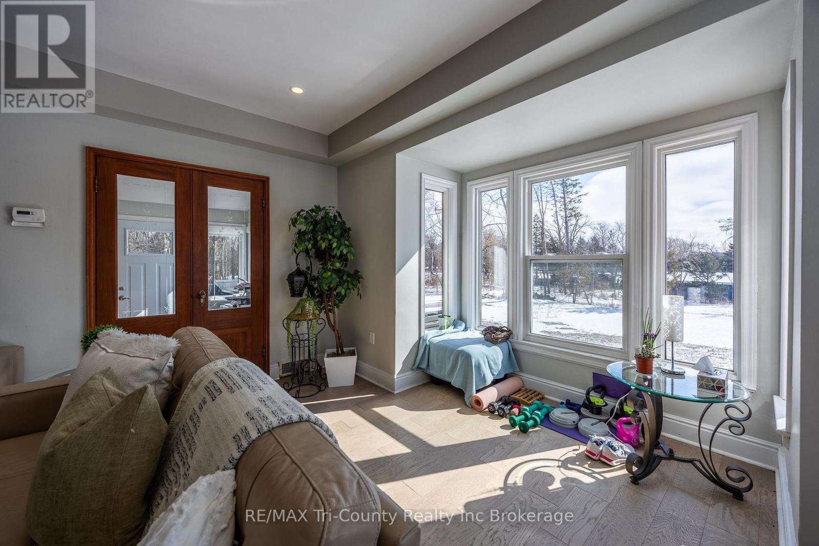 909 James Street, Norfolk, Ontario  N4B 2E3 - Photo 13 - X12820060