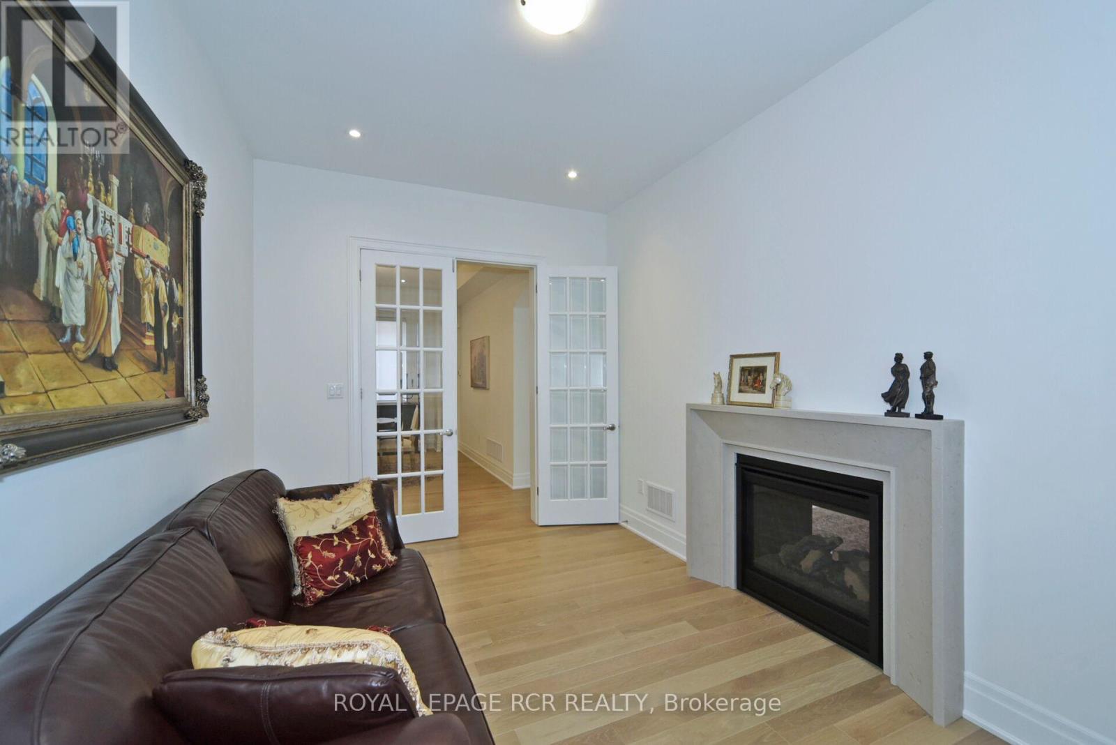 200 Silver Creek Drive, Vaughan (Vellore Village), Ontario  L3L 0B5 - Photo 11 - N12855736