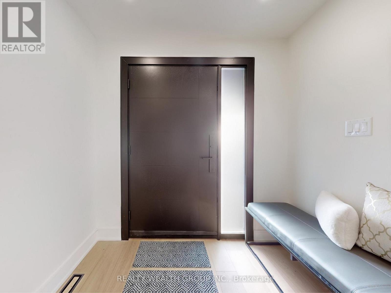 46 Sycamore Drive, Markham (Aileen-Willowbrook), Ontario  L3T 5V6 - Photo 2 - N12855834