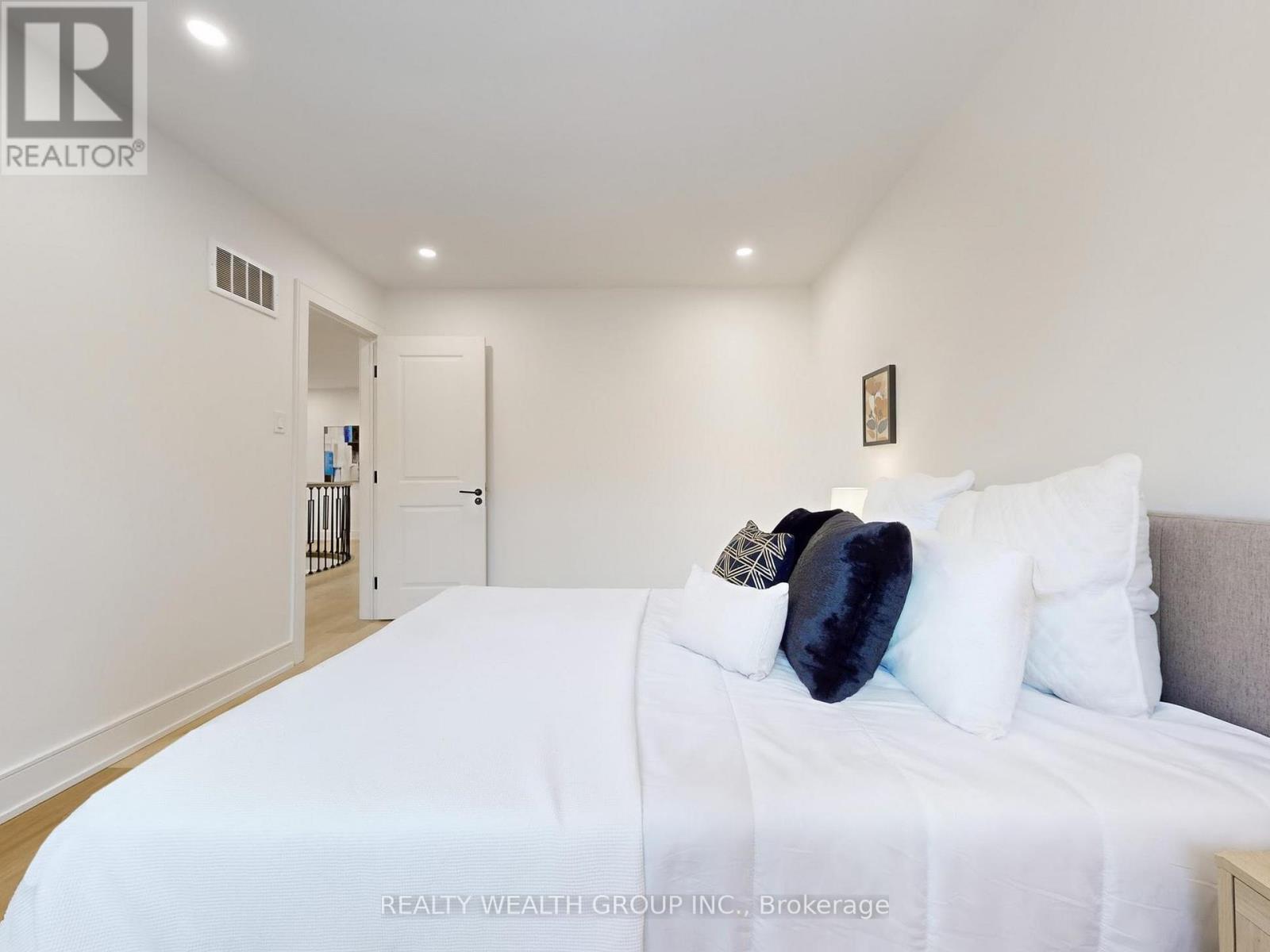 46 Sycamore Drive, Markham (Aileen-Willowbrook), Ontario  L3T 5V6 - Photo 29 - N12855834