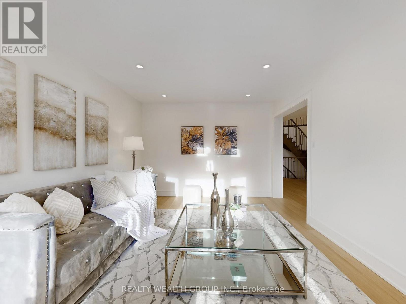 46 Sycamore Drive, Markham (Aileen-Willowbrook), Ontario  L3T 5V6 - Photo 5 - N12855834