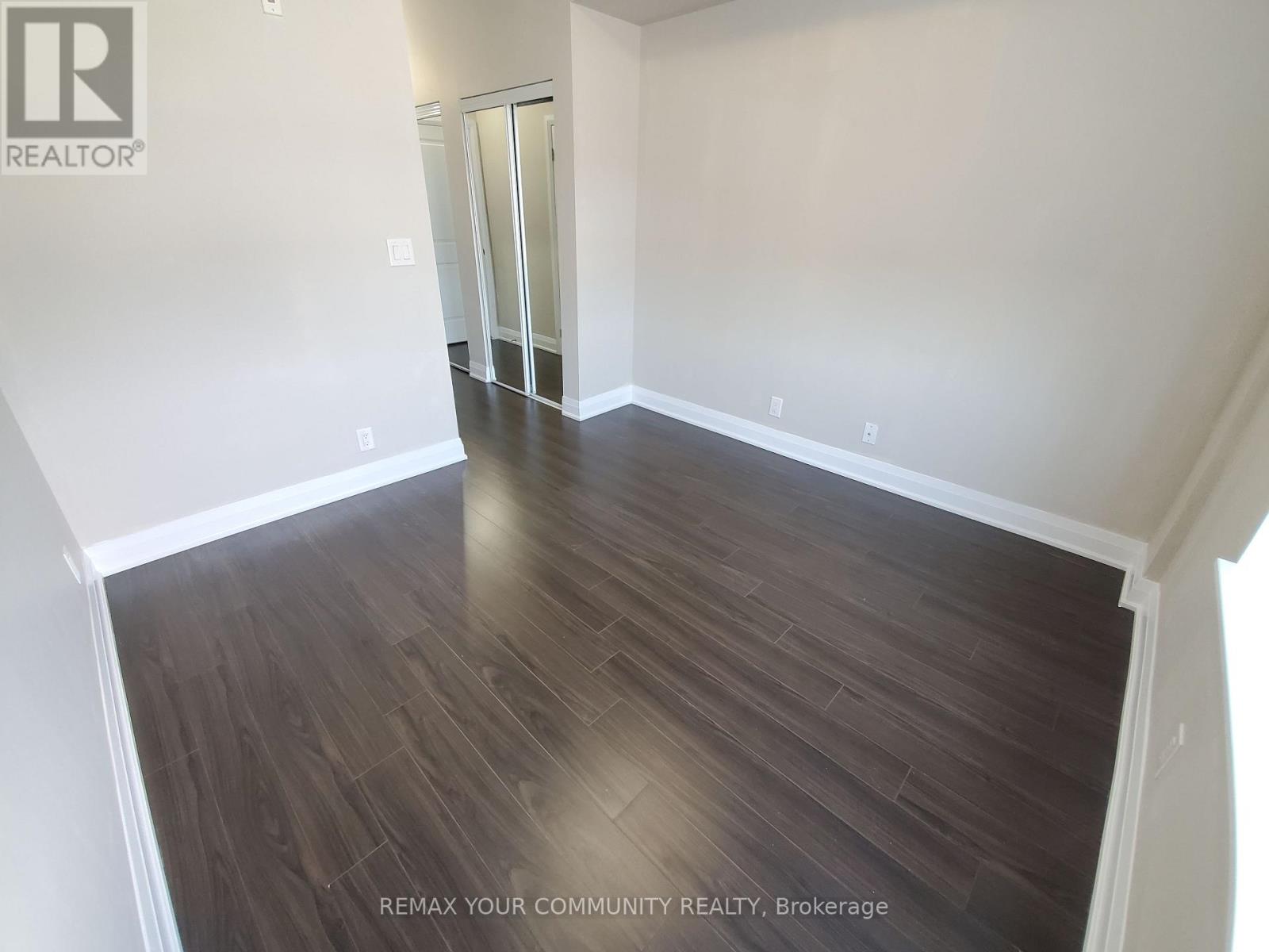 318 - 12 Woodstream Boulevard, Vaughan, Ontario  L4L 8C3 - Photo 10 - N12855872