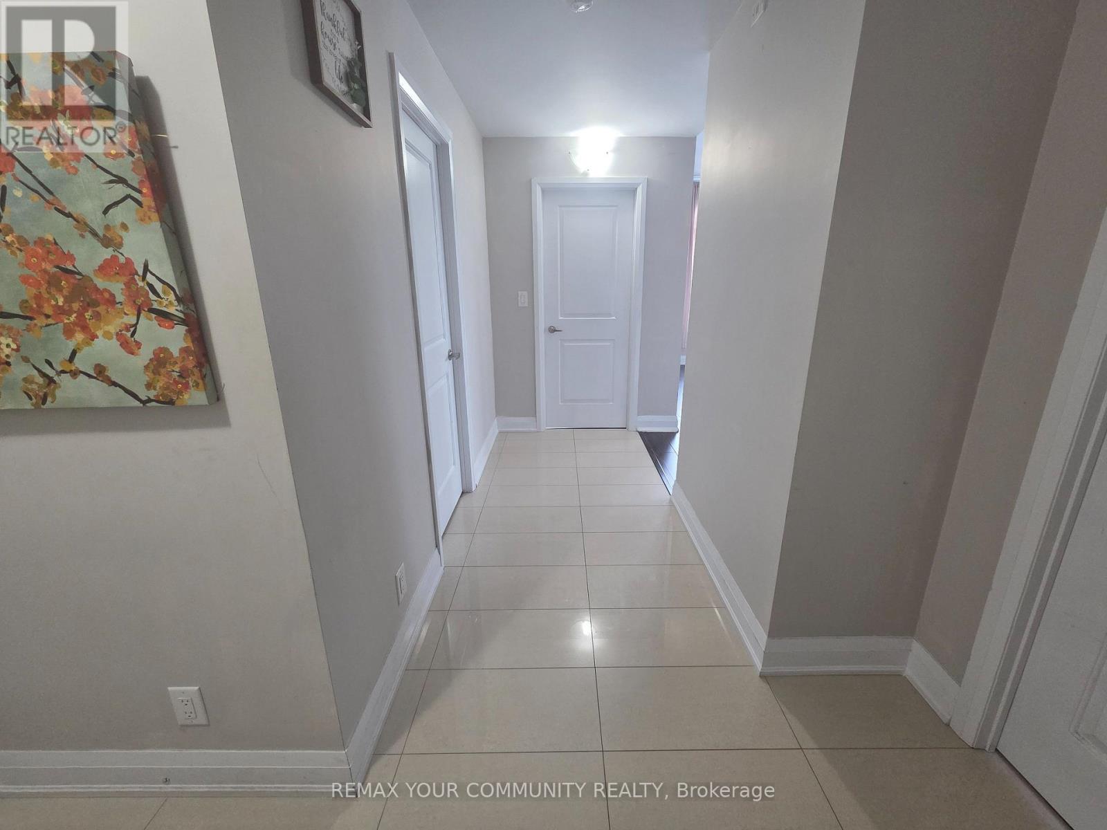 318 - 12 Woodstream Boulevard, Vaughan, Ontario  L4L 8C3 - Photo 3 - N12855872