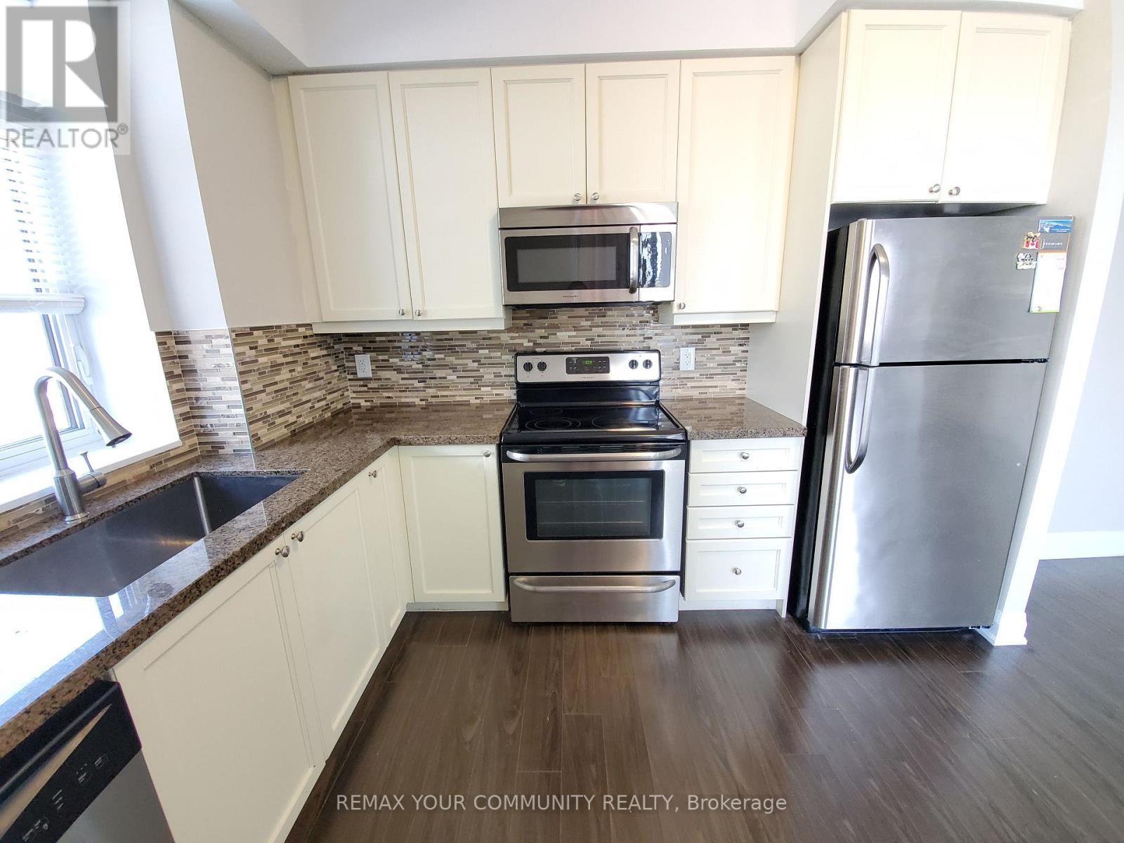 318 - 12 Woodstream Boulevard, Vaughan, Ontario  L4L 8C3 - Photo 5 - N12855872