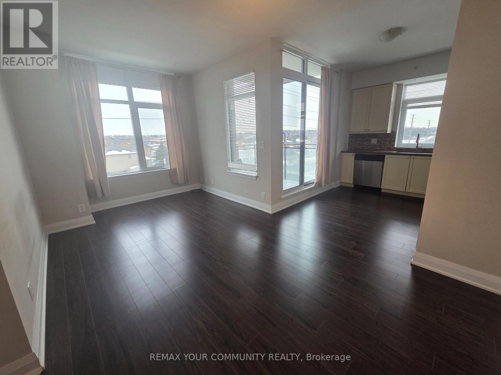 318 - 12 Woodstream Boulevard, Vaughan, Ontario  L4L 8C3 - Photo 6 - N12855872