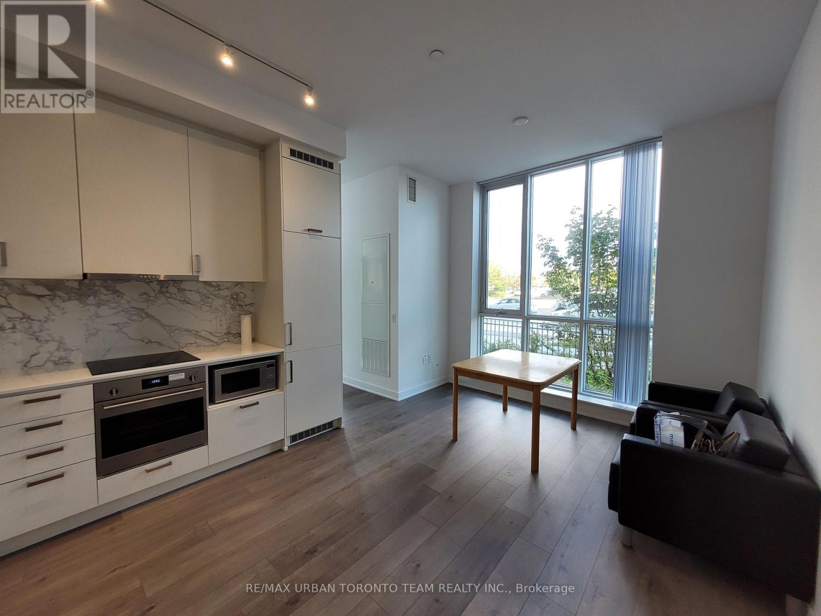 106 - 60 Honeycrisp Crescent, Vaughan (Vaughan Corporate Centre), Ontario  L4K 5Z8 - Photo 3 - N12855882