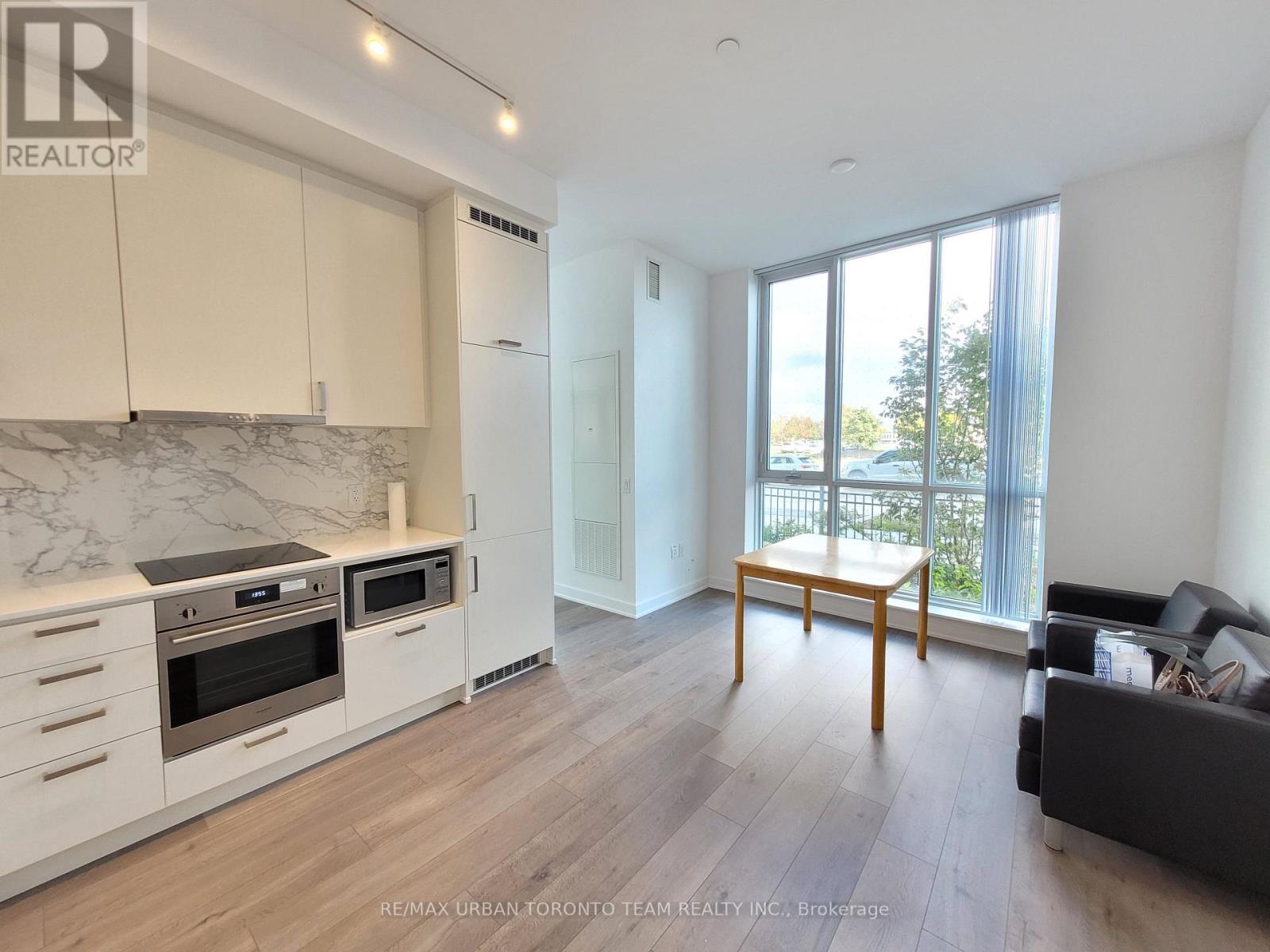 106 - 60 Honeycrisp Crescent, Vaughan (Vaughan Corporate Centre), Ontario  L4K 5Z8 - Photo 4 - N12855882