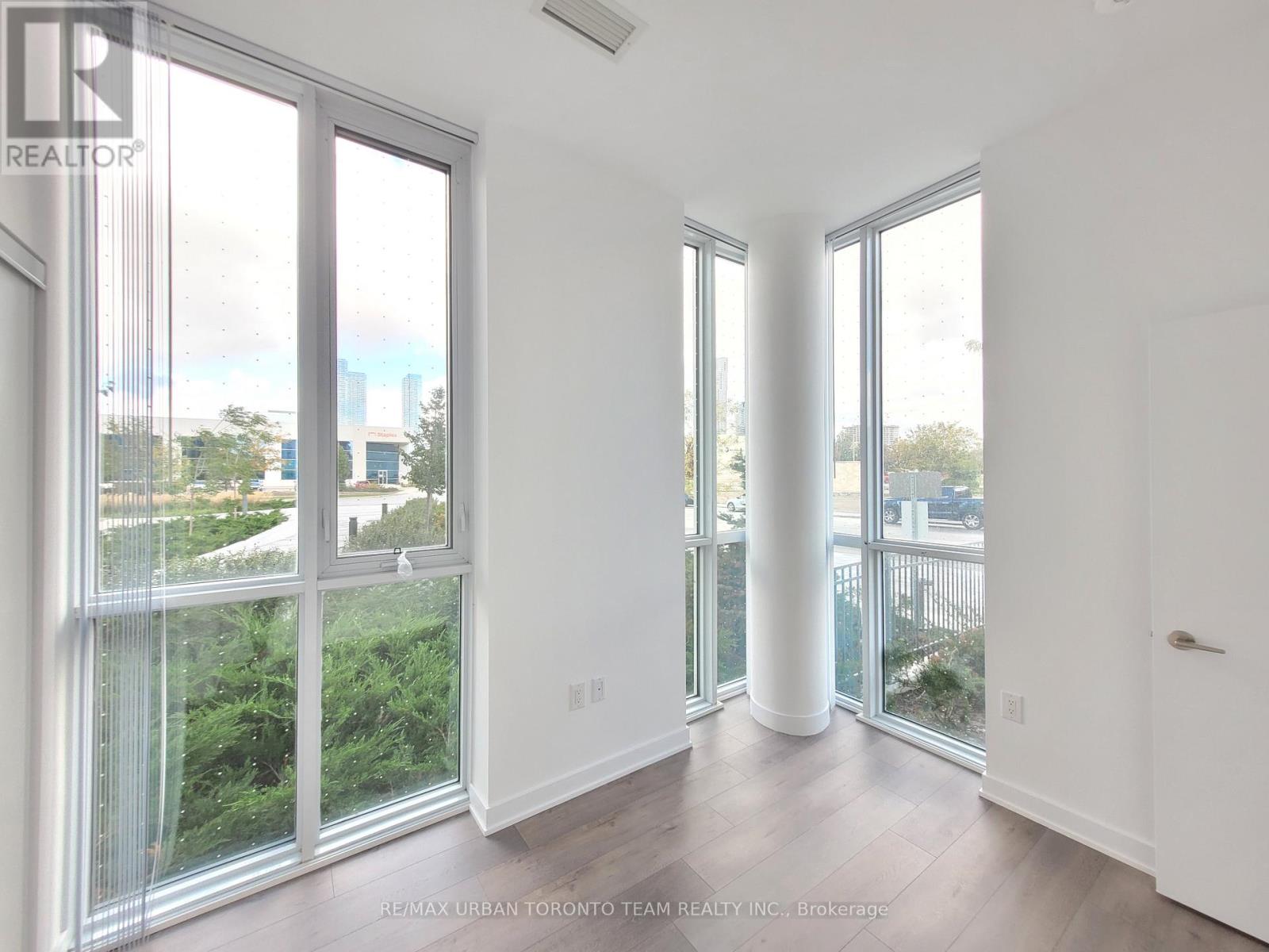 106 - 60 Honeycrisp Crescent, Vaughan (Vaughan Corporate Centre), Ontario  L4K 5Z8 - Photo 9 - N12855882