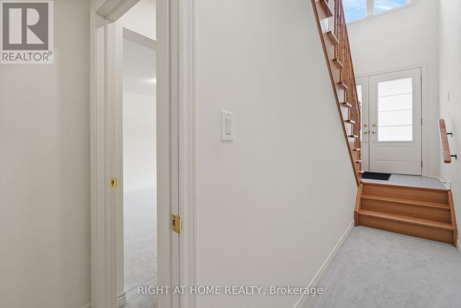 10 Mcalister Avenue, Richmond Hill, Ontario  L4S 0L3 - Photo 6 - N12855914