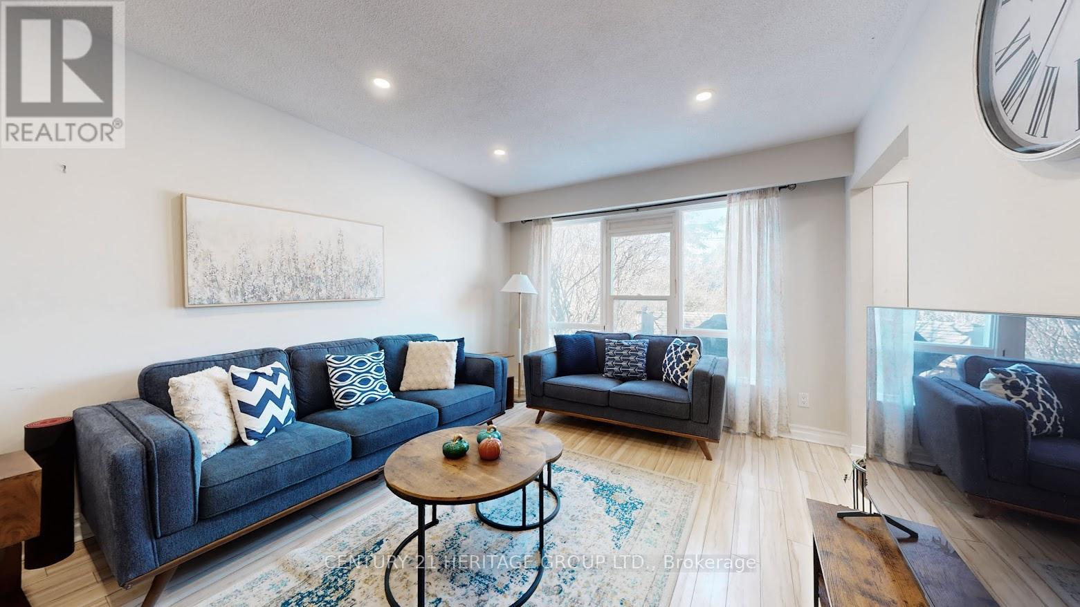 795 Greenfield Crescent, Newmarket, Ontario  L3Y 3B2 - Photo 5 - N12855988