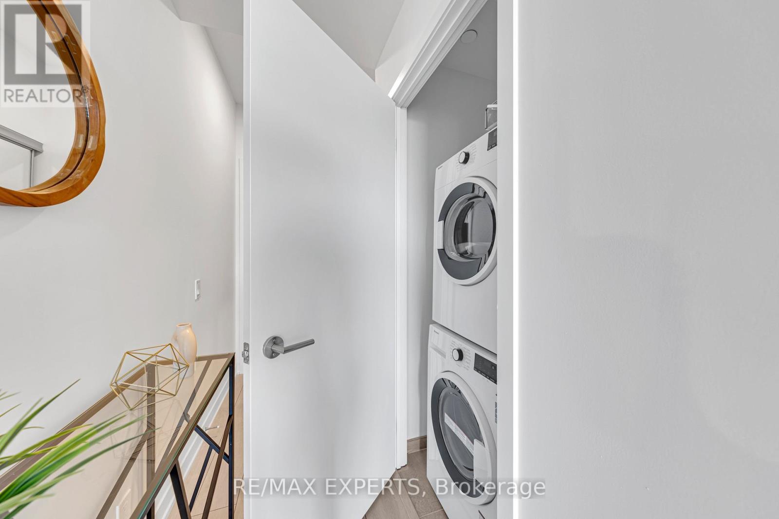 2102 - 39 Mary Street W, Barrie (City Centre), Ontario  L4N 1S9 - Photo 7 - S12855810