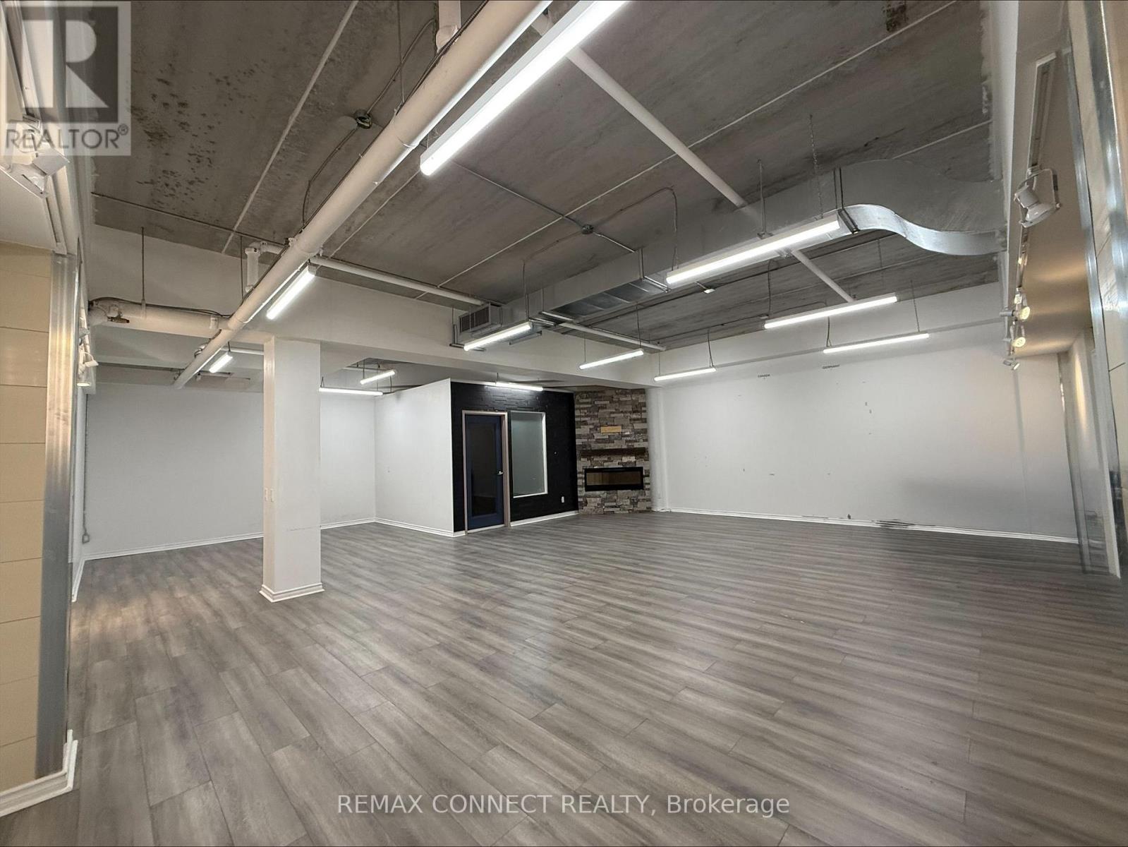 233 - 290 Caldari Road, Vaughan (Concord), Ontario  L4K 4J4 - Photo 2 - N12853492