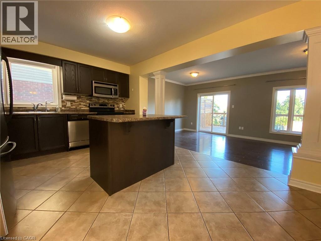 609 Isaiah Crescent, Kitchener, Ontario  N2E 0E6 - Photo 4 - 40810314