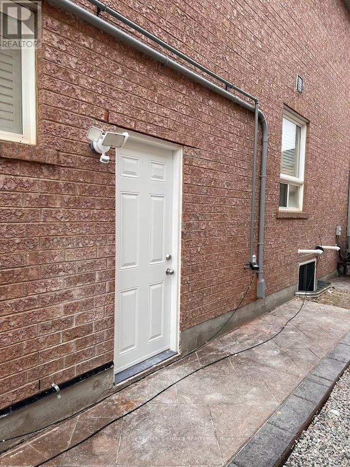 Bsmt - 45 Bushmill Circle E, Brampton (Fletcher's Meadow), Ontario  L7A 0K8 - Photo 2 - W12854188