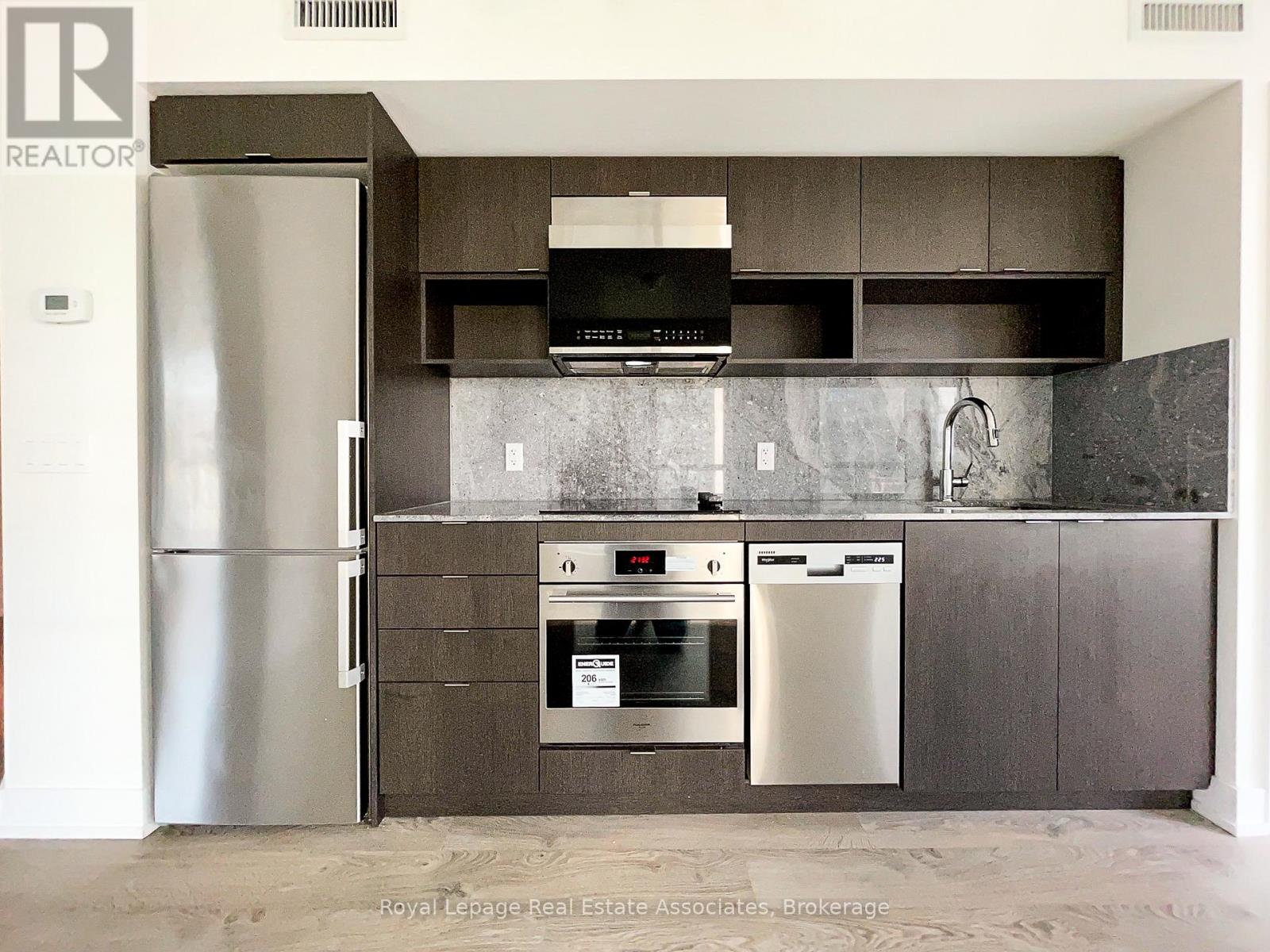 404 - 7 Mabelle Avenue, Toronto (Islington-City Centre West), Ontario  M5T 0C9 - Photo 2 - W12855756