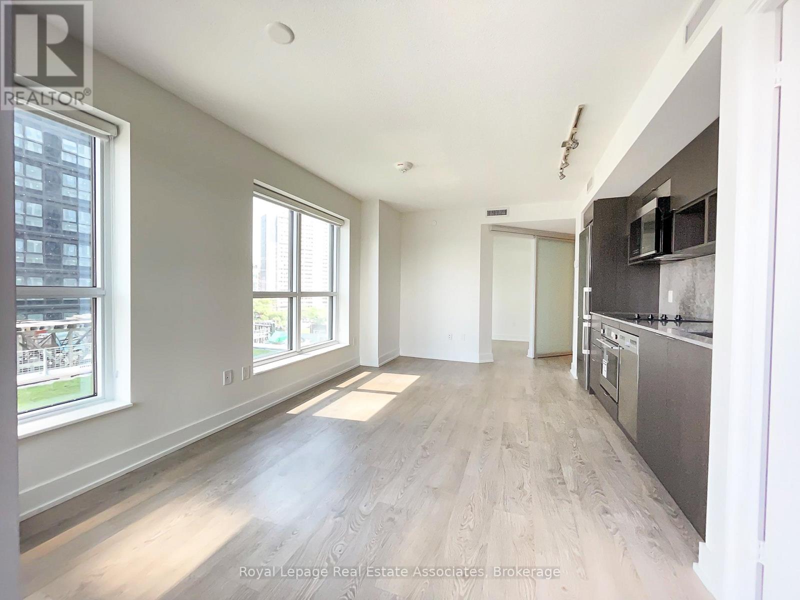 404 - 7 Mabelle Avenue, Toronto (Islington-City Centre West), Ontario  M5T 0C9 - Photo 3 - W12855756