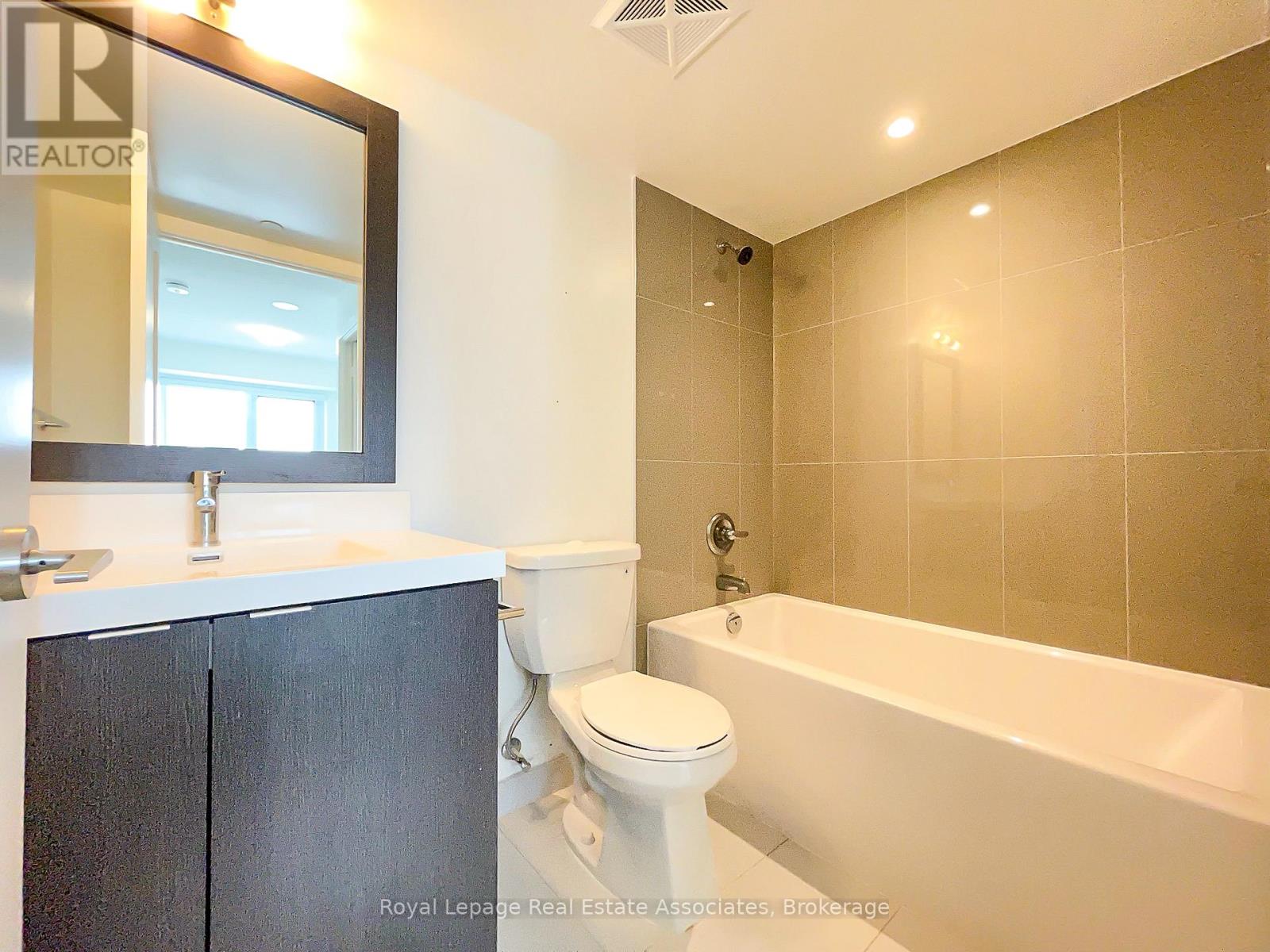 404 - 7 Mabelle Avenue, Toronto (Islington-City Centre West), Ontario  M5T 0C9 - Photo 9 - W12855756