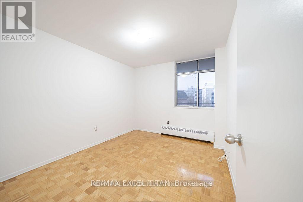 307 - 2255 Weston Road, Toronto (Weston), Ontario  M9N 1Y5 - Photo 2 - W12855768