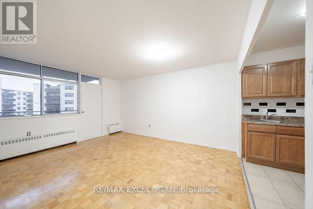 307 - 2255 Weston Road, Toronto (Weston), Ontario  M9N 1Y5 - Photo 6 - W12855768