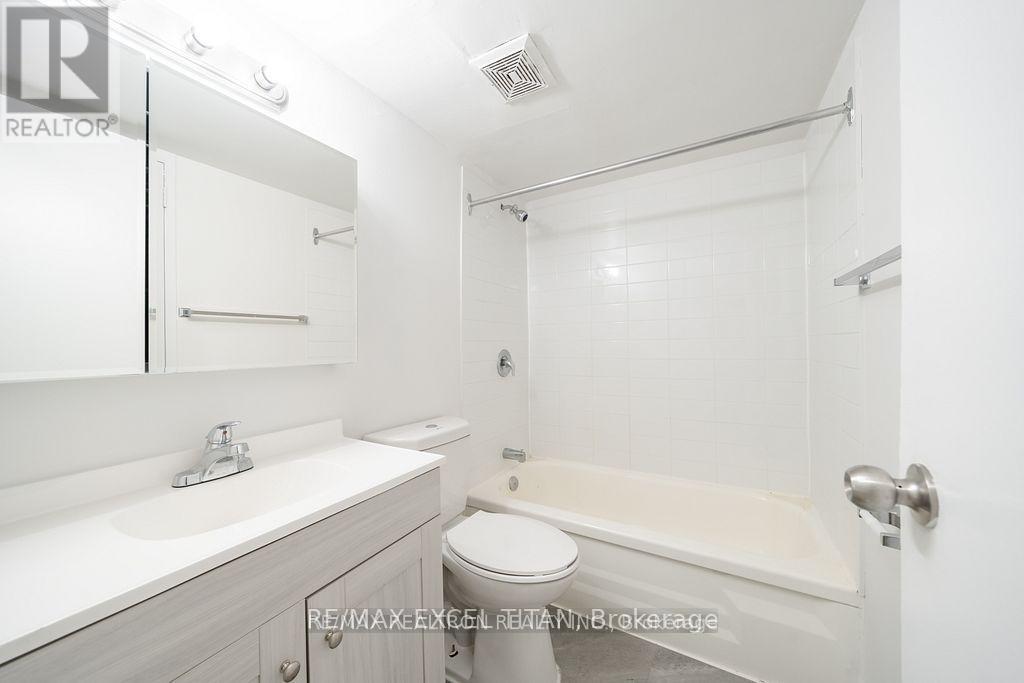 307 - 2255 Weston Road, Toronto (Weston), Ontario  M9N 1Y5 - Photo 7 - W12855768