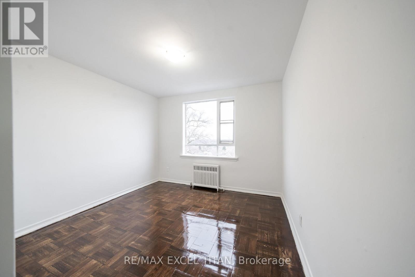 302 - 2515 Eglinton Avenue W, Toronto (Keelesdale-Eglinton West), Ontario  M6M 1T2 - Photo 2 - W12855776