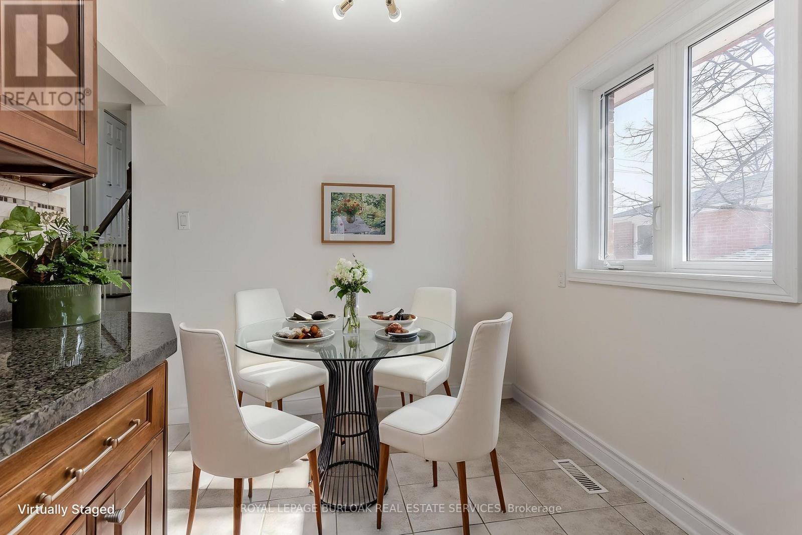 1294 Napier Crescent, Oakville, Ontario  L6H 2A4 - Photo 10 - W12855806