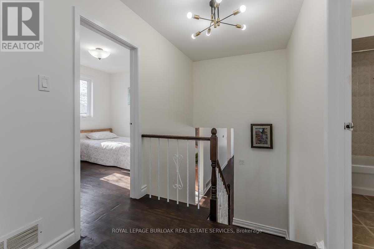 1294 Napier Crescent, Oakville, Ontario  L6H 2A4 - Photo 20 - W12855806