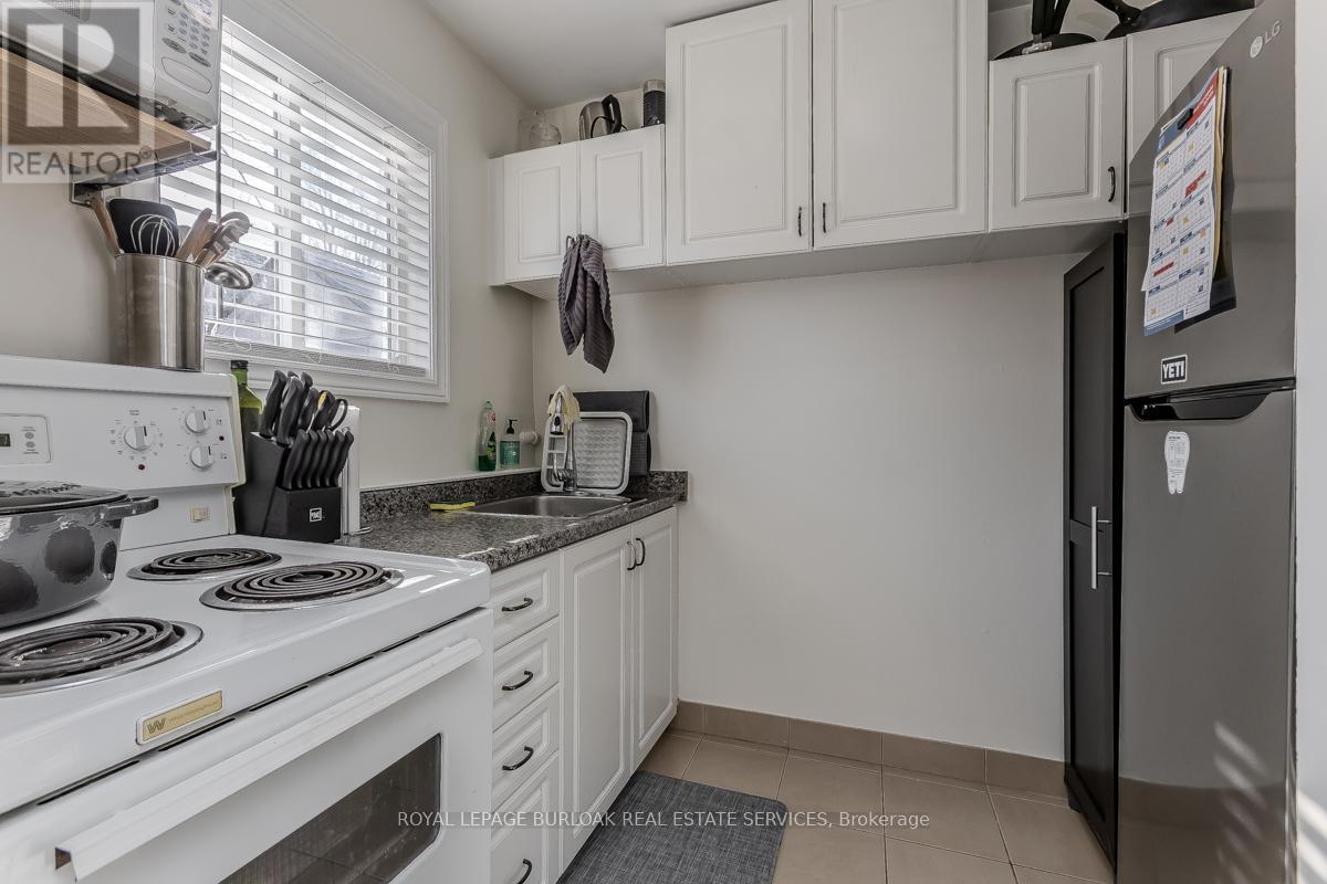 1294 Napier Crescent, Oakville, Ontario  L6H 2A4 - Photo 32 - W12855806