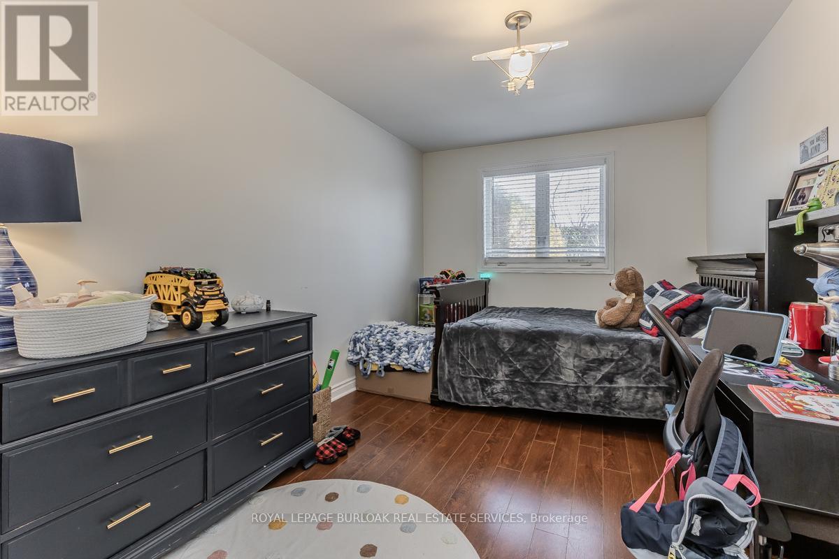 1294 Napier Crescent, Oakville, Ontario  L6H 2A4 - Photo 37 - W12855806