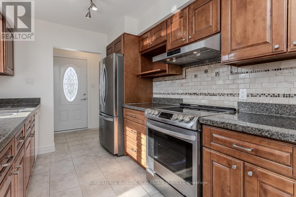 1294 Napier Crescent, Oakville, Ontario  L6H 2A4 - Photo 6 - W12855806