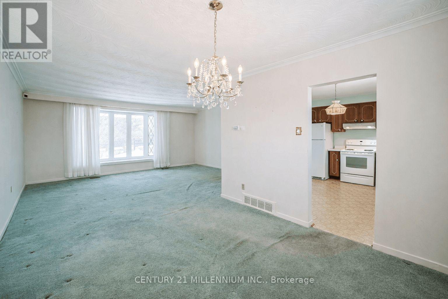 94 Norfield Crescent, Toronto (Elms-Old Rexdale), Ontario  M9W 1Y1 - Photo 2 - W12855828