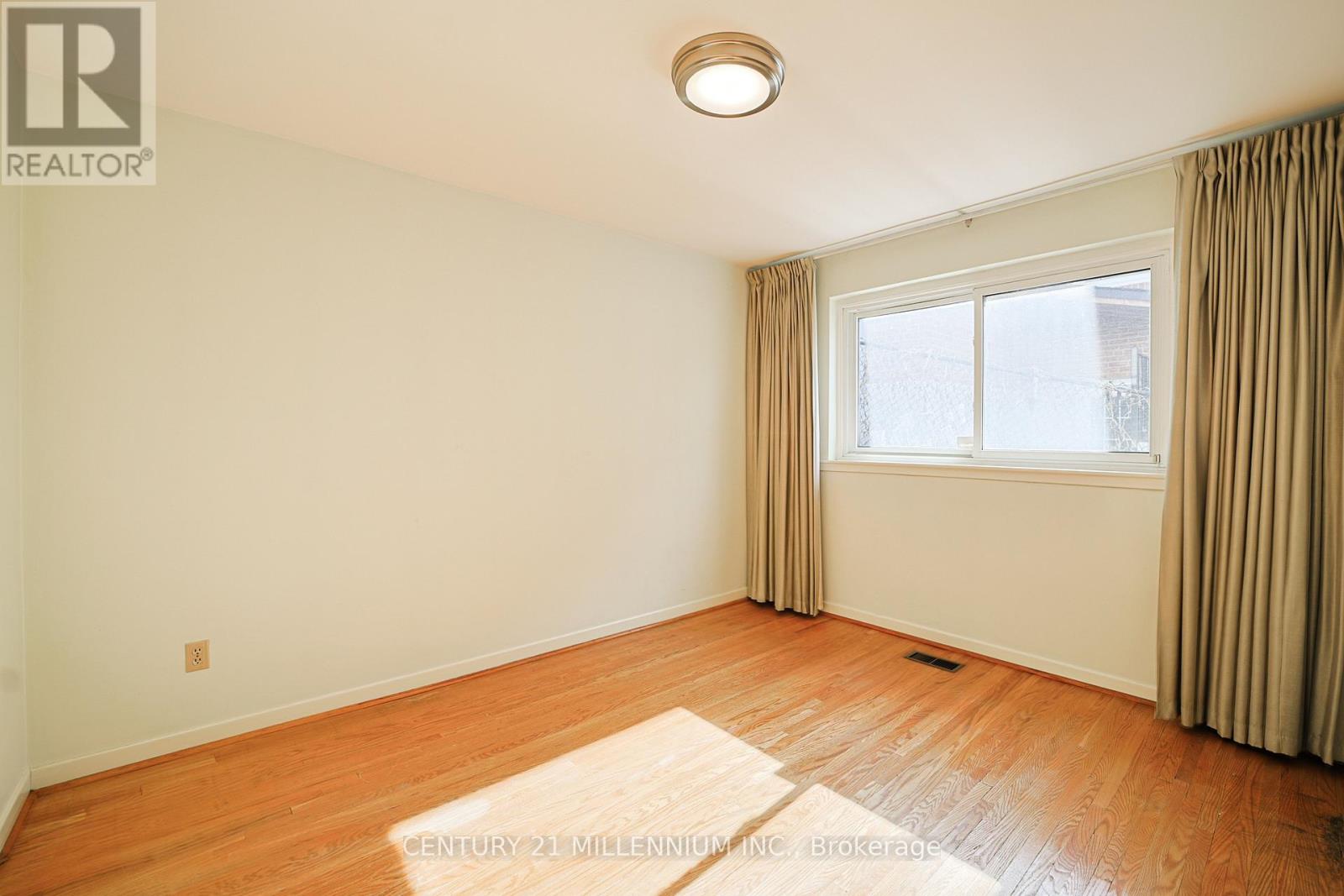 94 Norfield Crescent, Toronto (Elms-Old Rexdale), Ontario  M9W 1Y1 - Photo 21 - W12855828