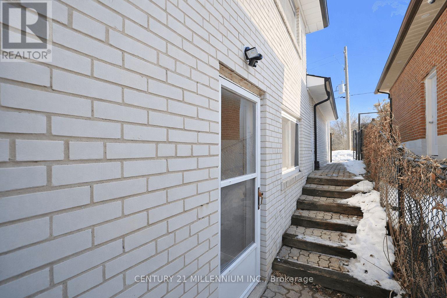 94 Norfield Crescent, Toronto (Elms-Old Rexdale), Ontario  M9W 1Y1 - Photo 25 - W12855828