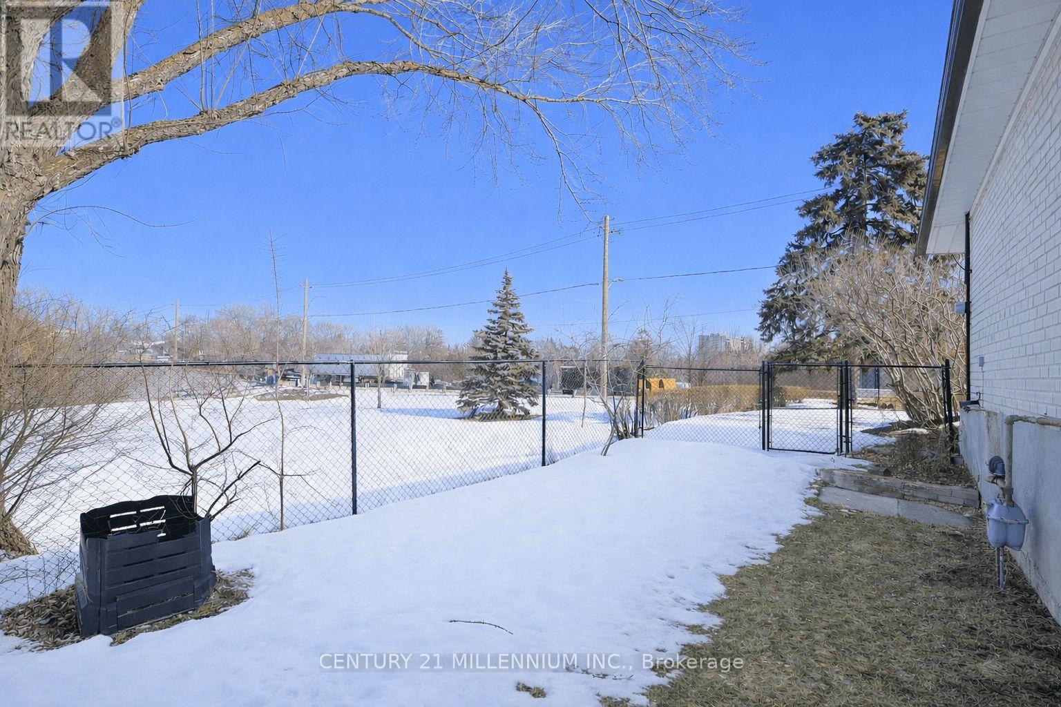 94 Norfield Crescent, Toronto (Elms-Old Rexdale), Ontario  M9W 1Y1 - Photo 28 - W12855828