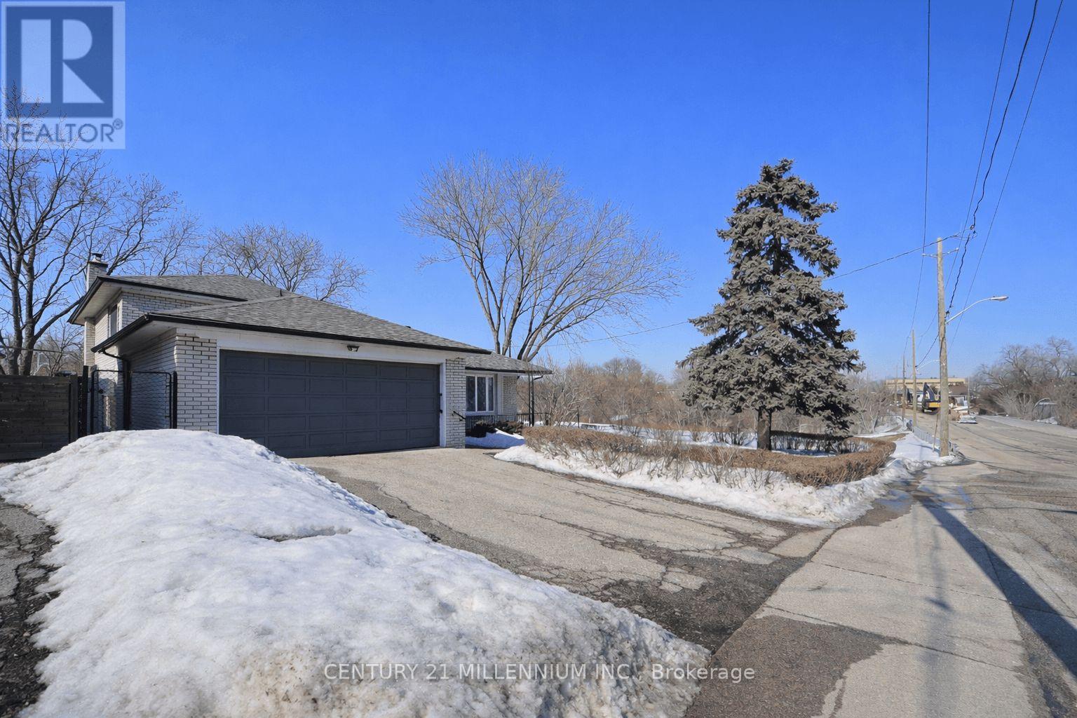 94 Norfield Crescent, Toronto (Elms-Old Rexdale), Ontario  M9W 1Y1 - Photo 32 - W12855828