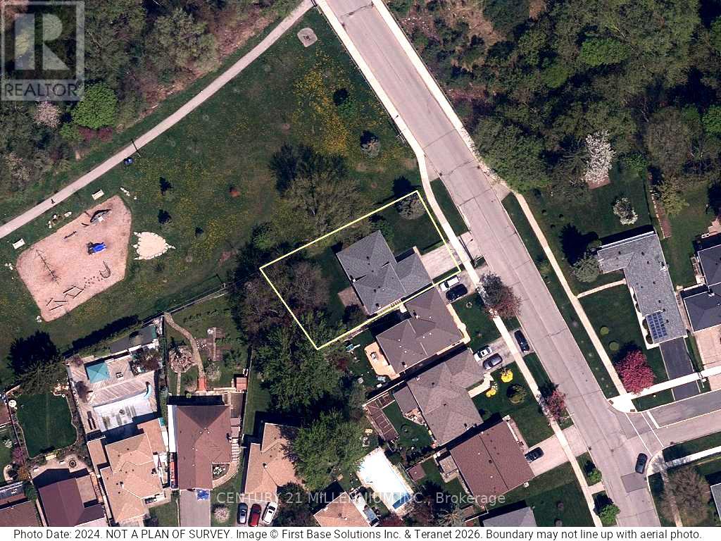 94 Norfield Crescent, Toronto (Elms-Old Rexdale), Ontario  M9W 1Y1 - Photo 38 - W12855828