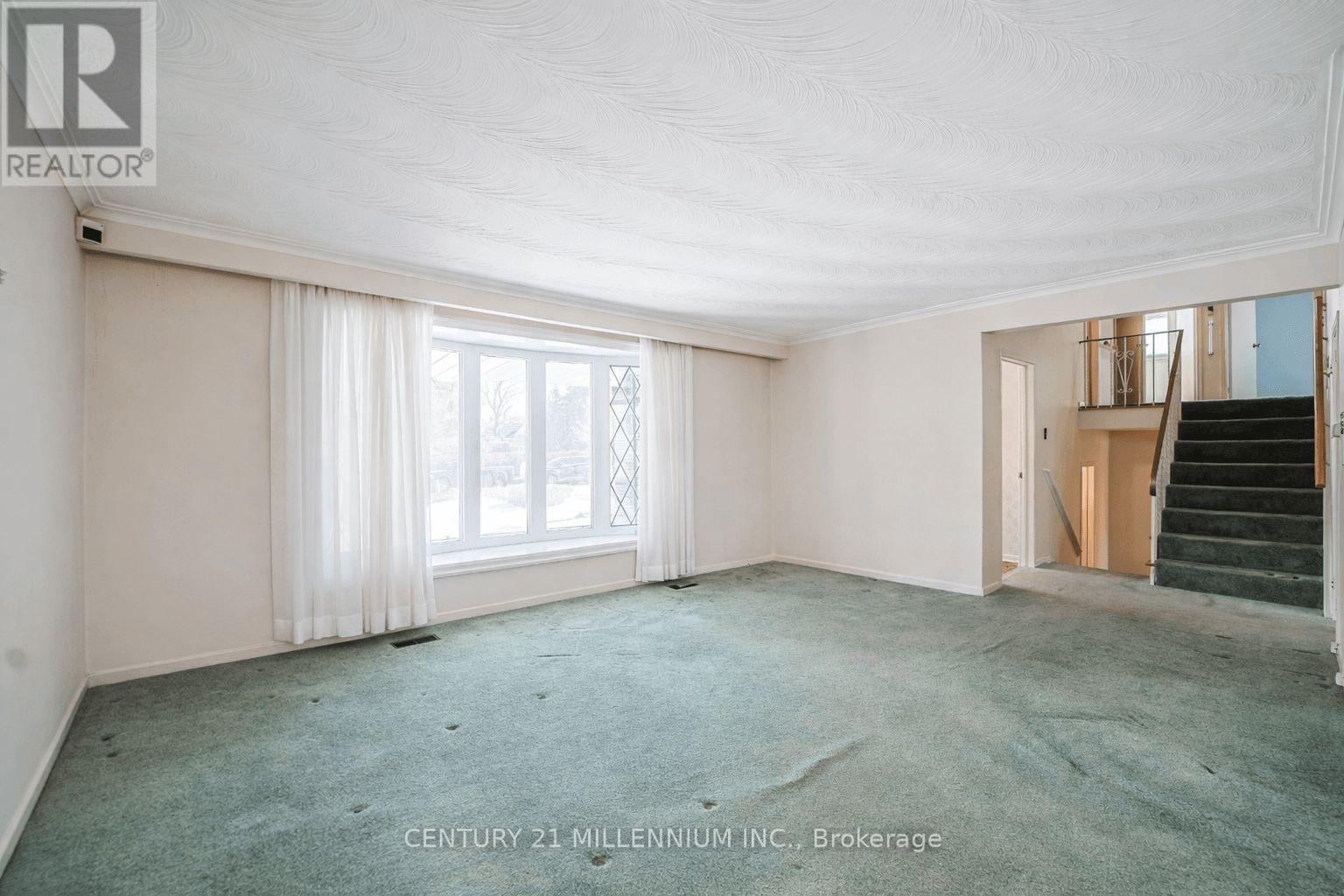 94 Norfield Crescent, Toronto (Elms-Old Rexdale), Ontario  M9W 1Y1 - Photo 6 - W12855828