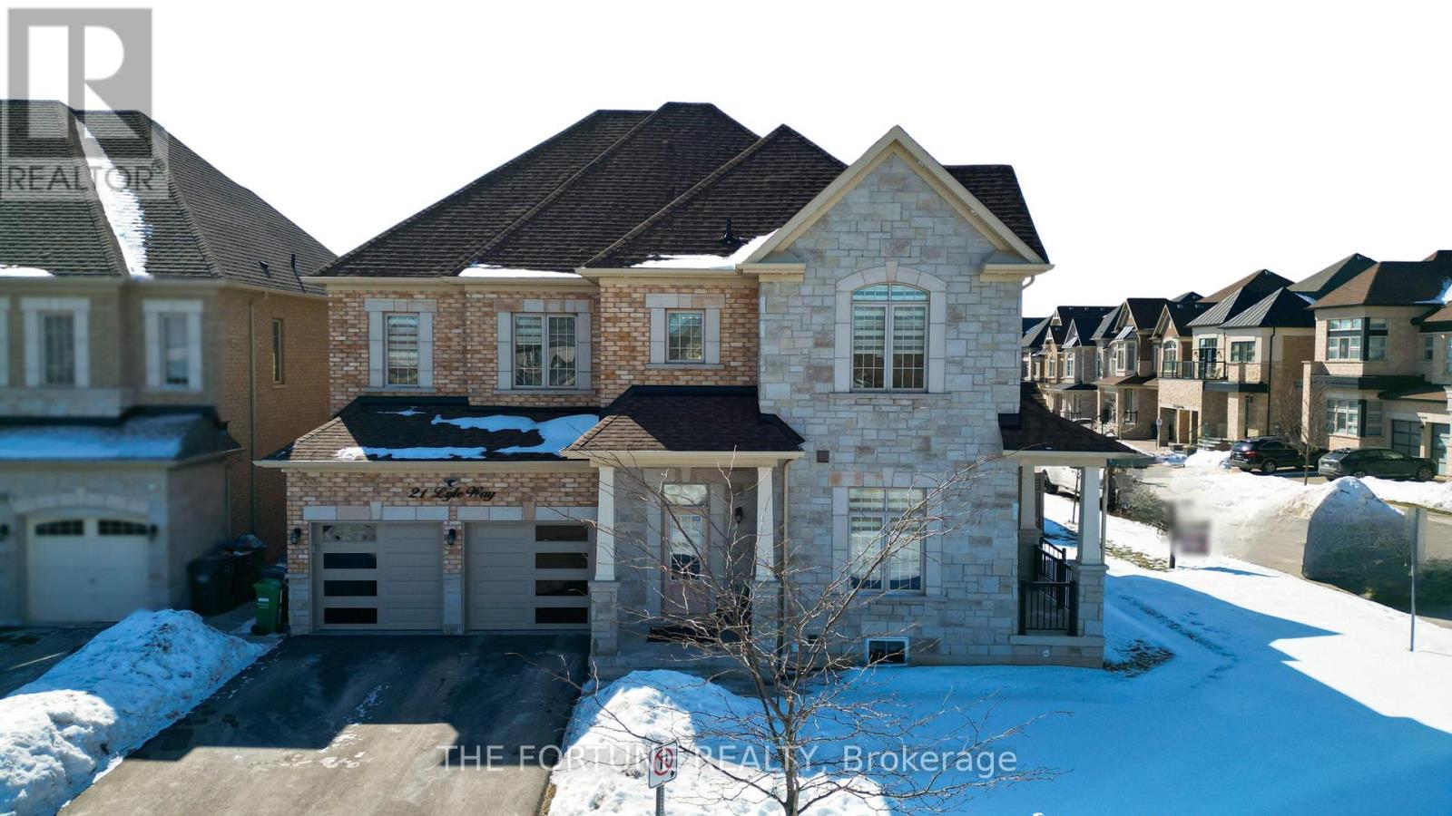 21 Lyle Way N, Brampton (Northwest Brampton), Ontario  L6X 5P8 - Photo 3 - W12855860