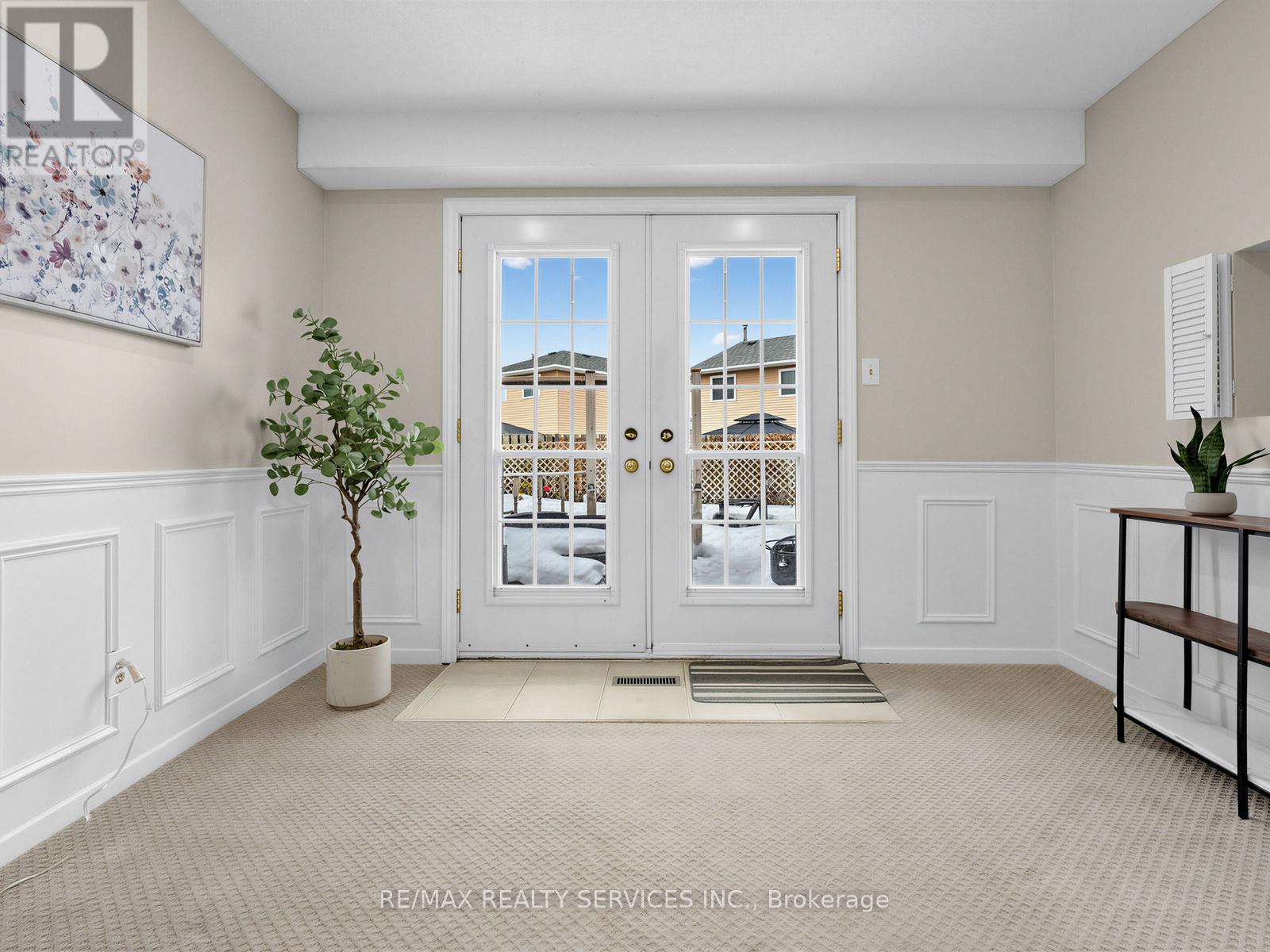 32 Helios Place, Brampton (Heart Lake West), Ontario  L6Z 2B2 - Photo 11 - W12855880